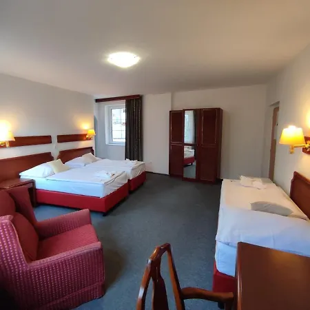 Bohemia Excellent Hotel 3*